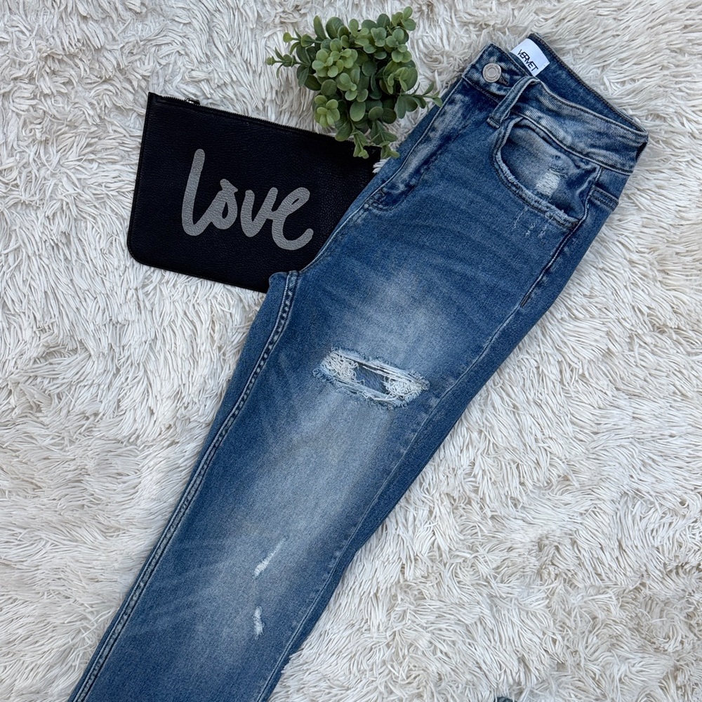 Vervet Straight Leg Distressed Jeans ๐ Dark Wash - Picture 2 of 13